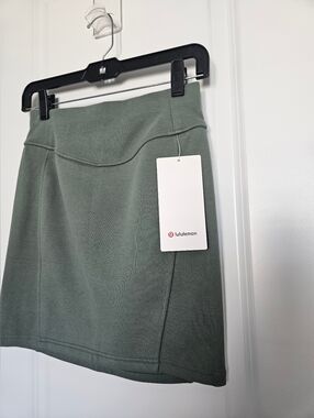 NWT Lululemon Scuba High-Rise Mini Skirt Green Eucalyptus Size XS (4) $68